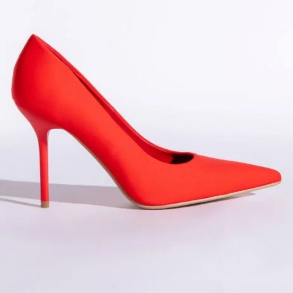 Heels - Picture 2 of 6
